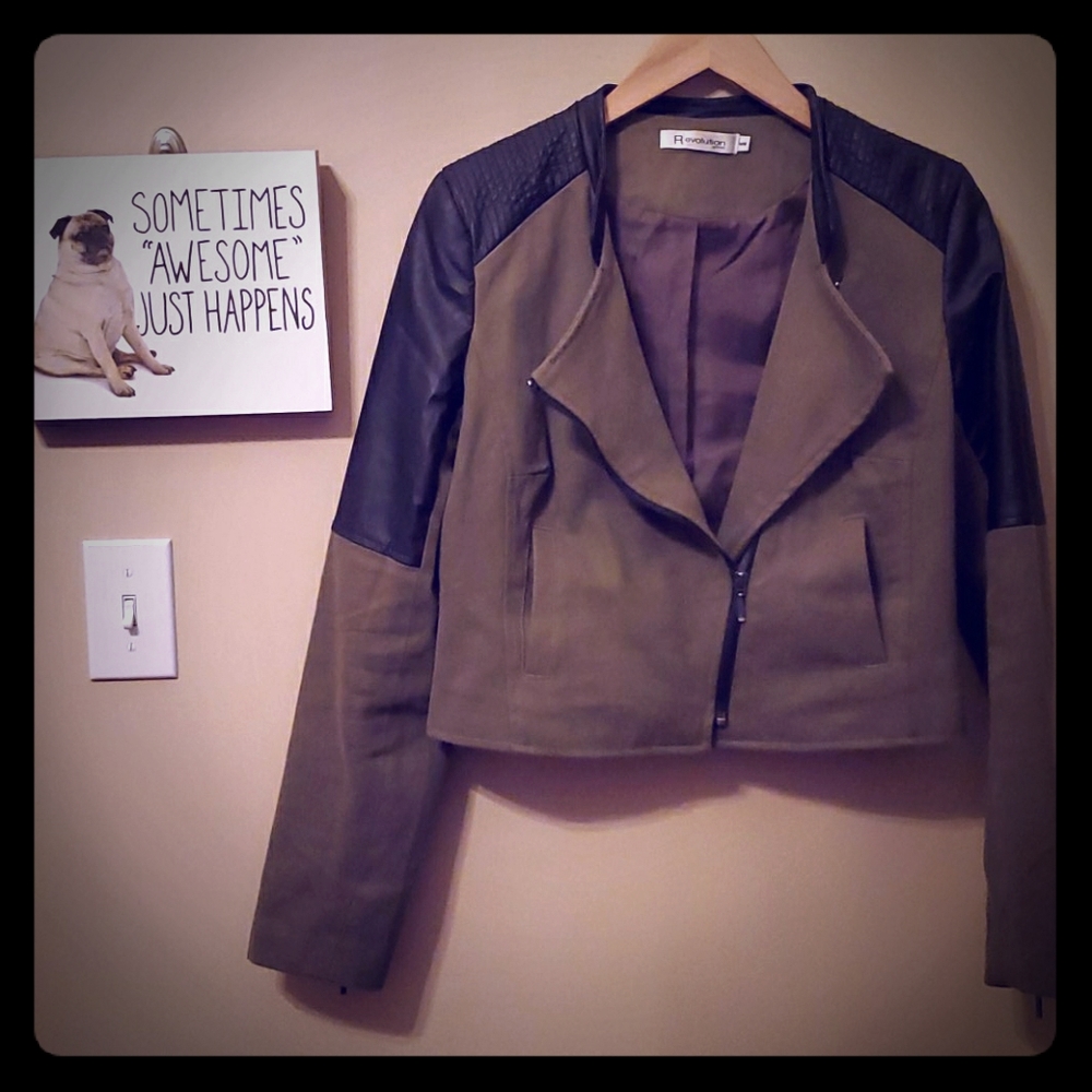 🪁2/$40 Revolution Moto Jacket Olive Faux Leather